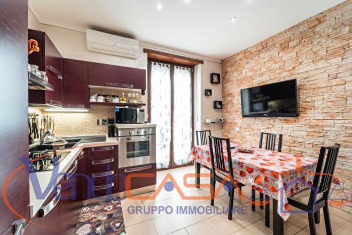 Case in Vendita e in Affitto - 2