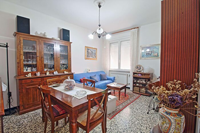 Appartamento quadrilocale in vendita in Via Fratelli Viziano, Albenga