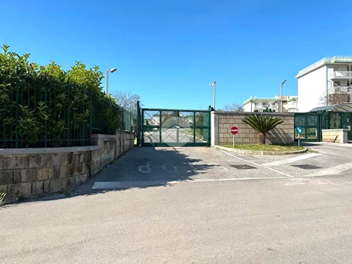 Appartamento quadrilocale in vendita in Via Cupa della Torretta, Bacoli