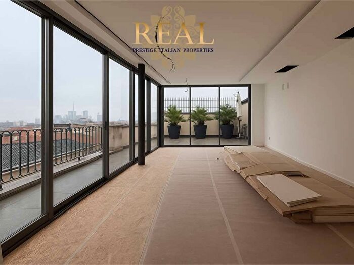 Casa trilocale in affitto in via Montenapoleone, Scala Manzoni, Milano