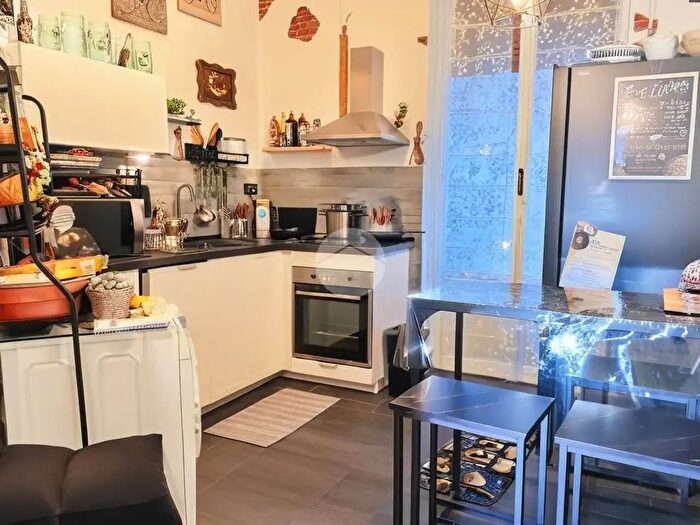 Appartamento trilocale in vendita in Via Antonio Crocco, Genova