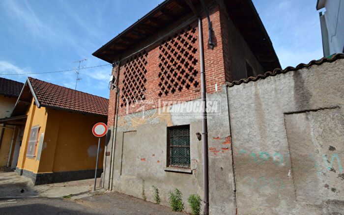 Casa bilocale in vendita in Via Caravaggio, Cesate