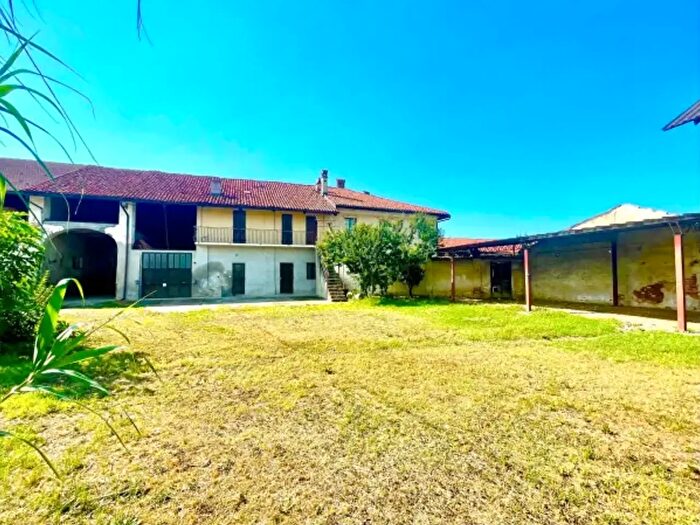 Casa con 5 locali in vendita in Strada Tetti Sotto, Caramagna Piemonte