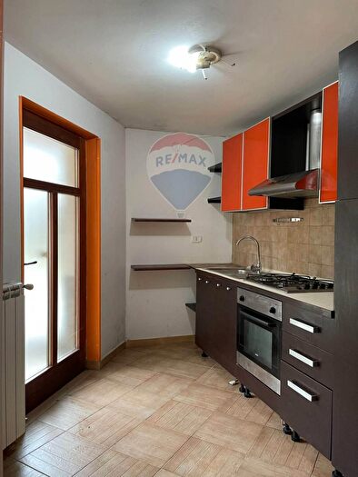 Casa trilocale in vendita in Via Vico San Lorenzo, Colli A Volturno