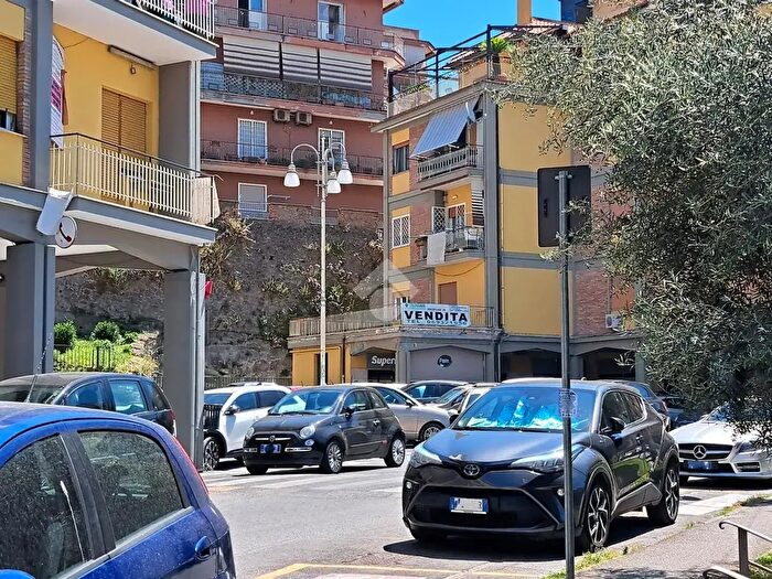 Appartamento trilocale in vendita in Via Risorgimento, Albano Laziale