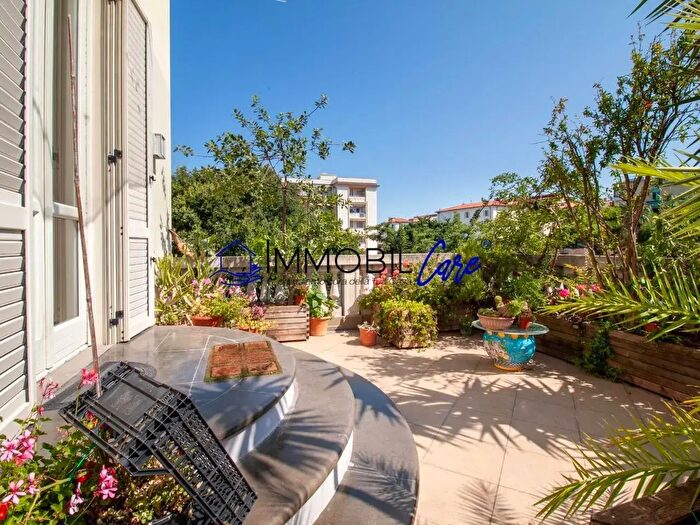 Appartamento con 5 locali in vendita in Livorno