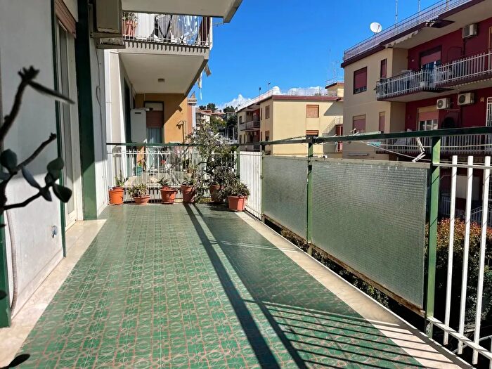 Appartamento con 5 locali in vendita in SantAgata Li Battiati