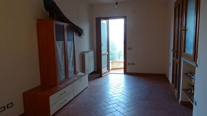 Appartamento trilocale in vendita in Via Lucardese, Montespertoli