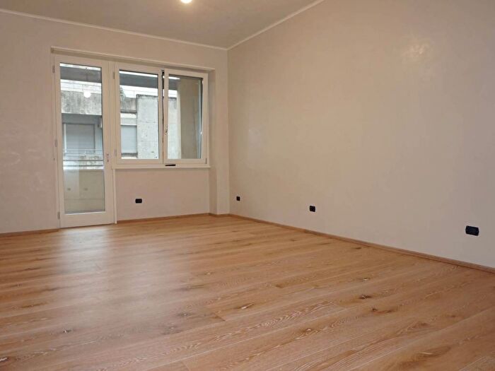 Appartamento bilocale in affitto in Galleria Buenos Aires, Morgagni, Milano