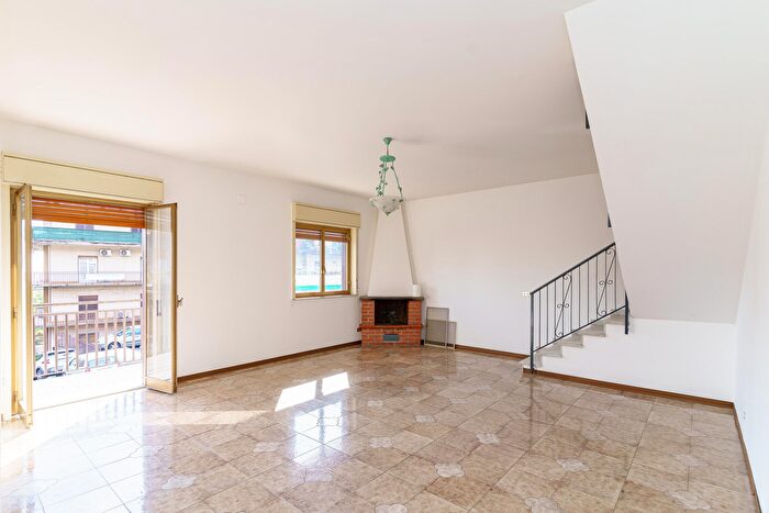 Casa con 5 locali in vendita in Via IV Novembre, Zafferana Etnea