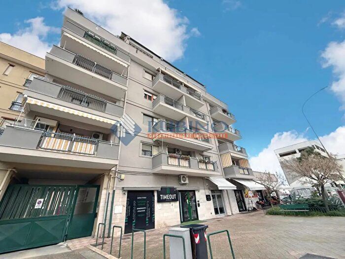 Appartamento trilocale in vendita in Via Superga, Trani