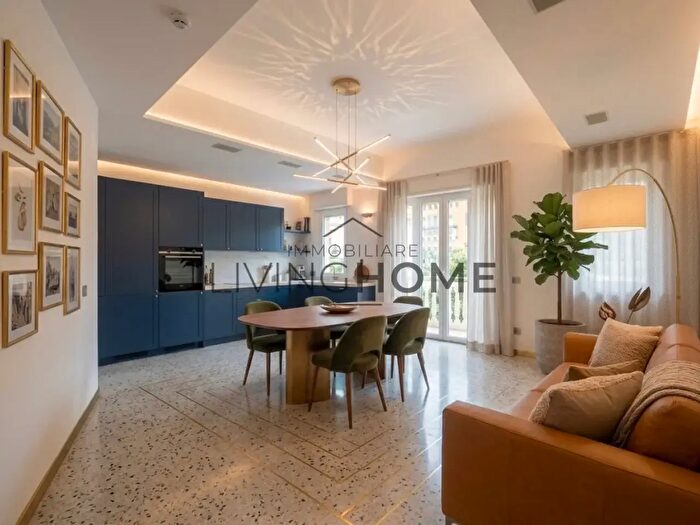 Appartamento trilocale in vendita in Via Cappellini, Rimini
