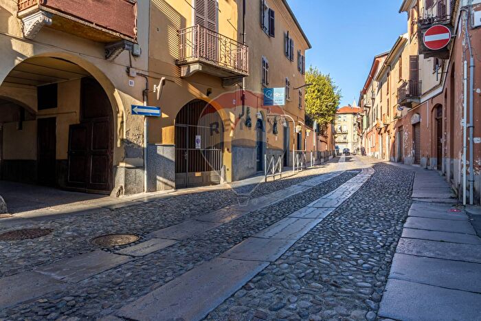 Case in Vendita e in Affitto - 2