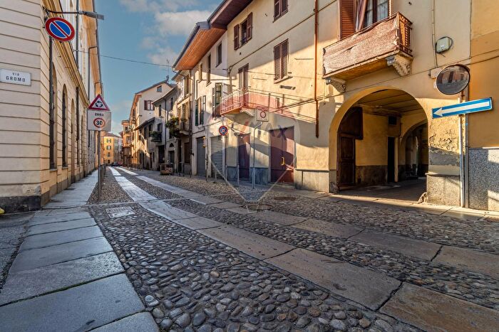 Appartamento trilocale in vendita in Via Quintino Sella, Biella