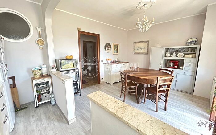 Appartamento quadrilocale in vendita in Via Rosolino, Netro