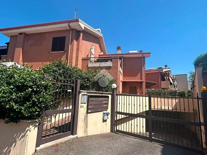 Appartamento trilocale in vendita in Vicolo dei Ceraseti, Marino