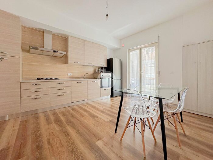 Appartamento quadrilocale in vendita in Via Montorio, Teramo