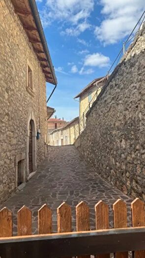 Casa con 6 locali in vendita in Via Coda Bassa, Tagliacozzo