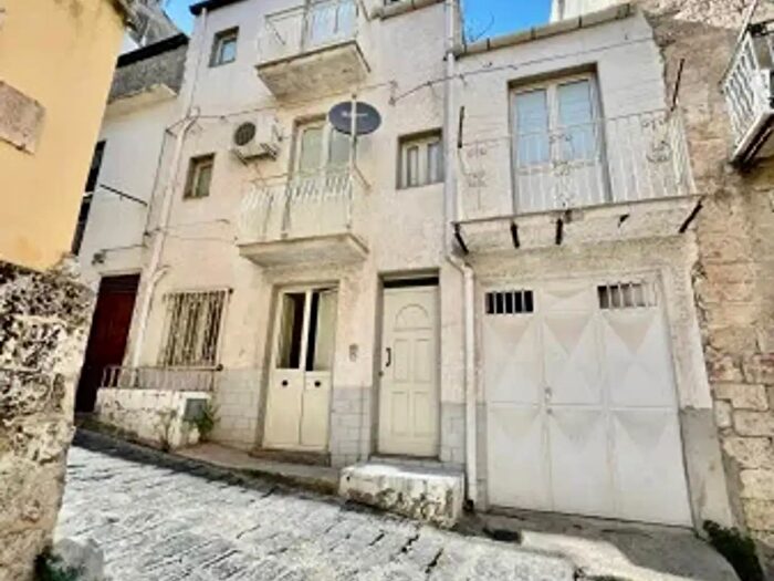 Casa quadrilocale in vendita in Via del Duomo, Canicatti'