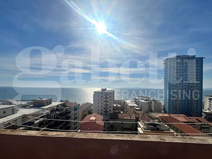 Appartamento trilocale in vendita in Via Fiume, Follonica