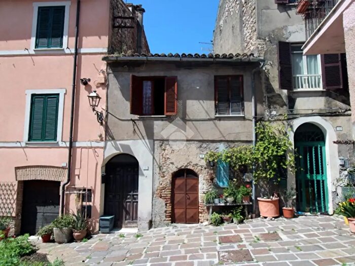 Appartamento bilocale in vendita in Piazza Campo di Fiori, Montopoli Di Sabina