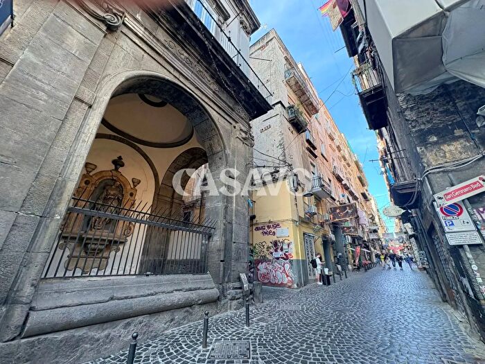 Appartamento quadrilocale in vendita in Vico Zuroli, Napoli