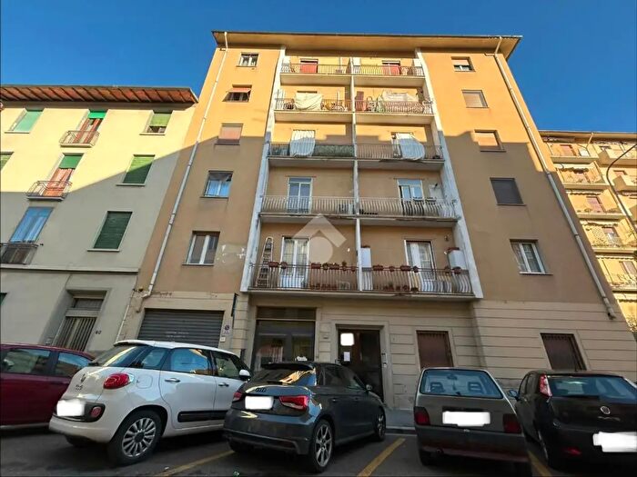 Appartamento quadrilocale in vendita in Via Leopoldo Pellas, Firenze