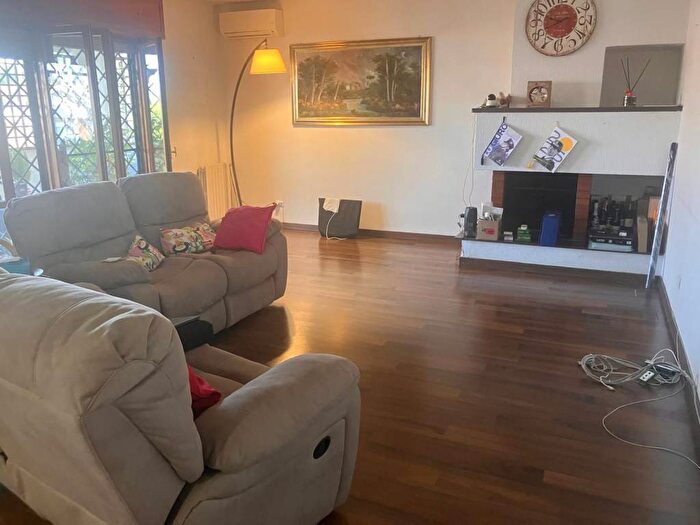 Appartamento quadrilocale in affitto in Via Isonzo, Centro, Latina