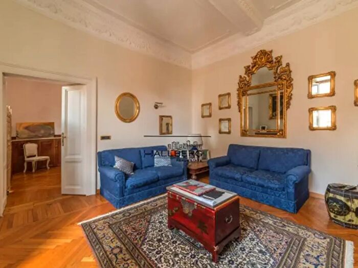 Appartamento trilocale in vendita in Via Ventiquattro Maggio, Roma