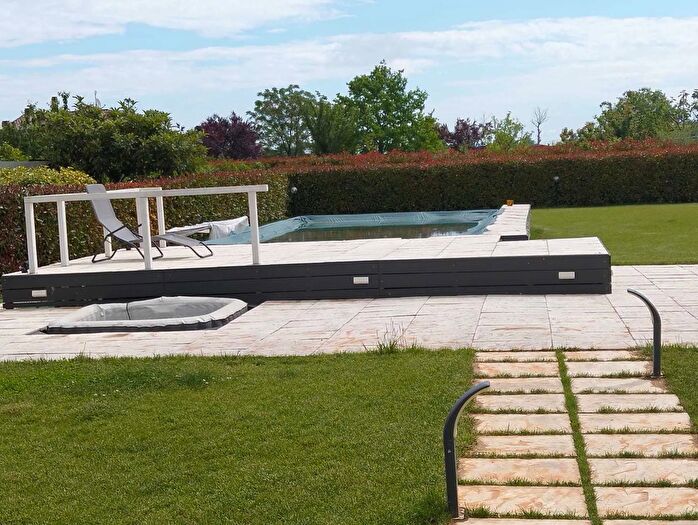 Appartamento con 8 locali in vendita in Via Orsoleto, Rimini