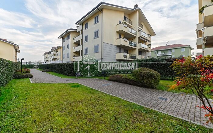 Appartamento quadrilocale in vendita in Via San Rocco, Vignate