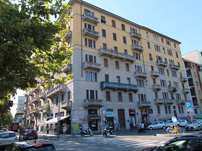 Appartamento bilocale in affitto in Viale Romolo, Navigli Darsena, Milano