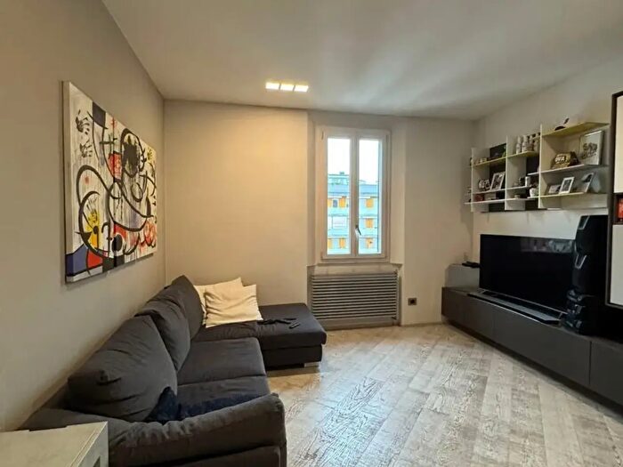 Appartamento trilocale in vendita in Via dal Lino, Bologna