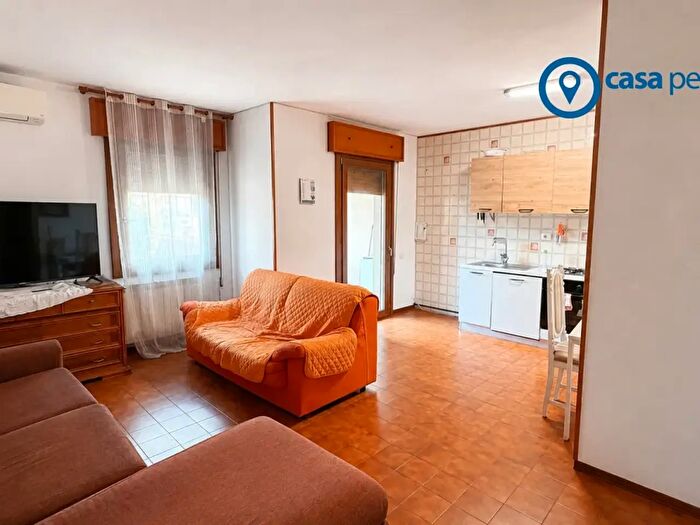 Appartamento trilocale in vendita in Via Roma, Ceregnano
