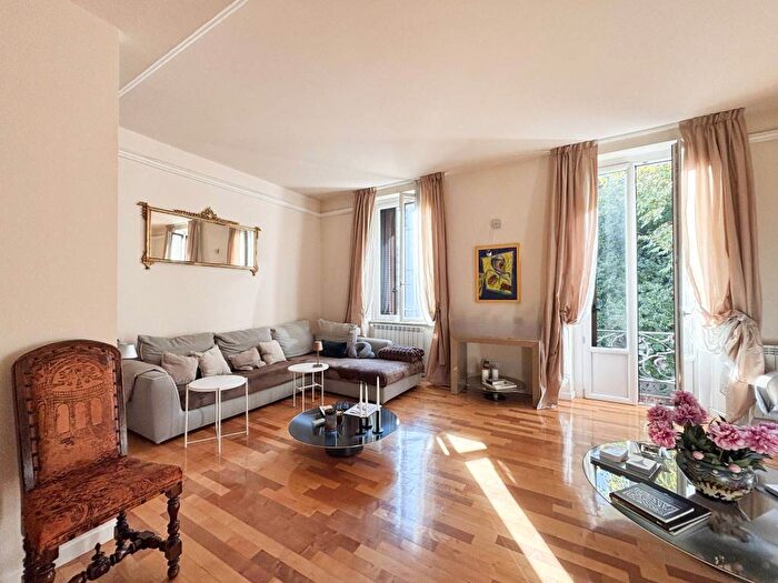 Appartamento quadrilocale in affitto in Corso Monforte, San Babila, Milano