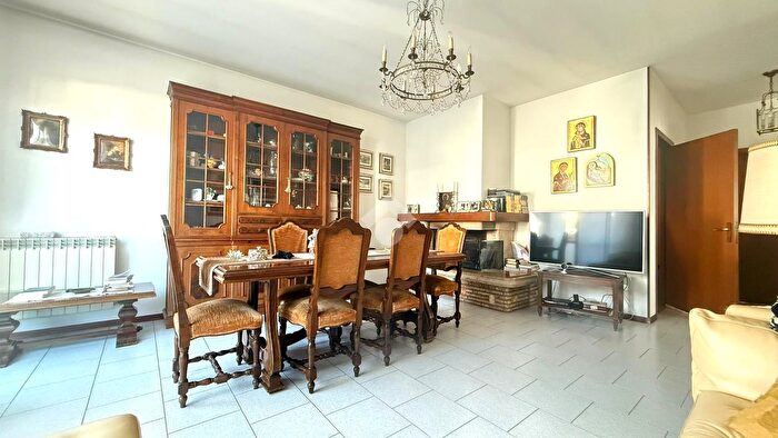 Casa con 5 locali in vendita in Via Ponzella, Legnano