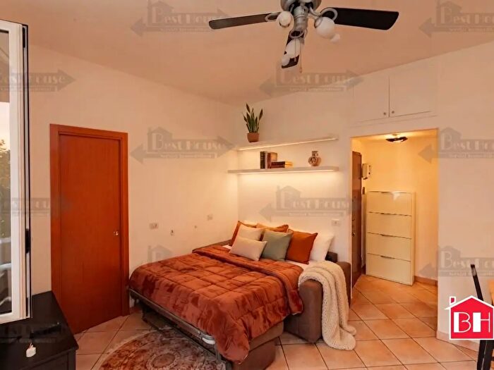 Appartamento monolocale in vendita in Via Olivari, Milano