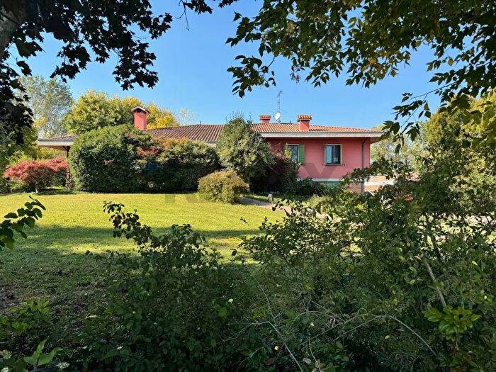 Casa con 5 locali in vendita in Guidizzolo