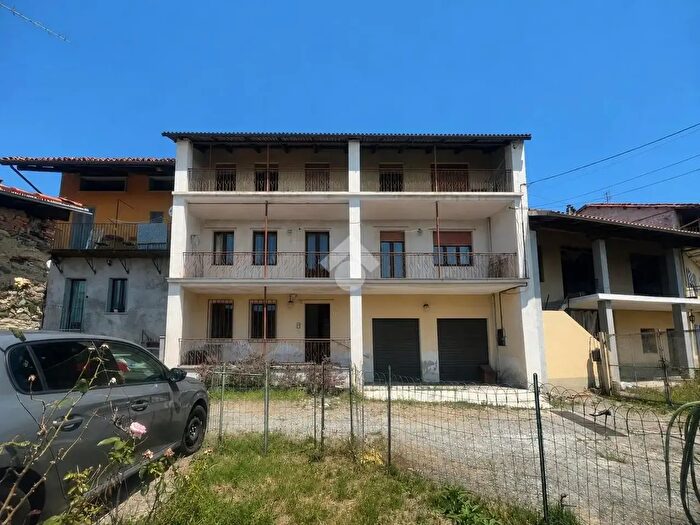 Casa con 6 locali in vendita in Via Belvedere, Viverone
