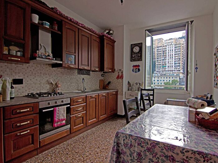 Appartamento quadrilocale in affitto in Piazzale Marassi, Staglieno, Genova