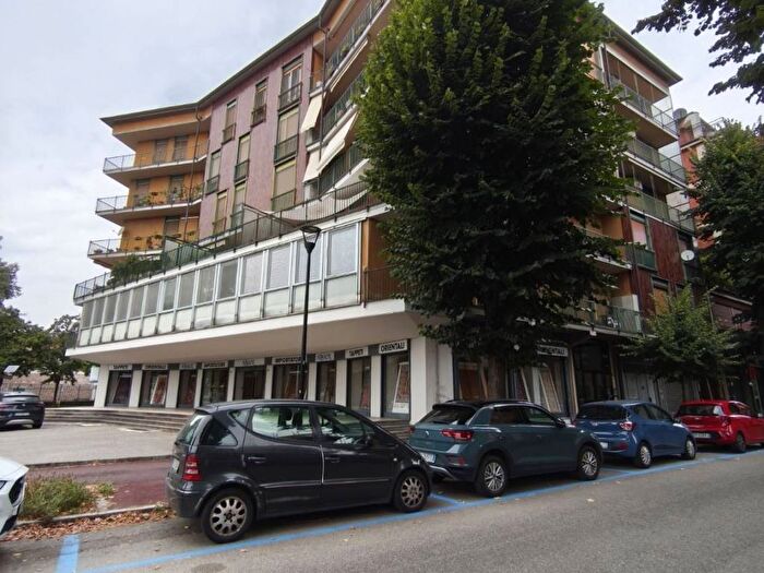 Appartamento quadrilocale in affitto in Viale Camillo Golgi, Policlinico, Pavia