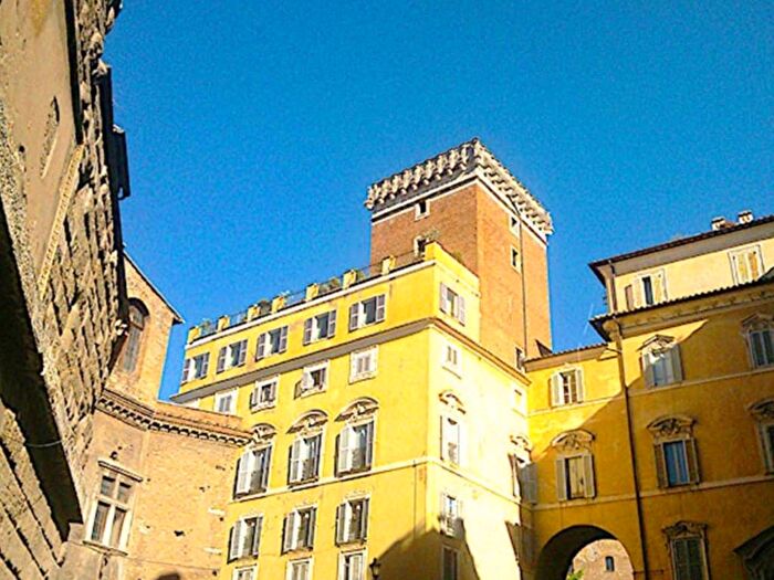 Appartamento bilocale in affitto in Piazza del Grillo, Monti, Roma