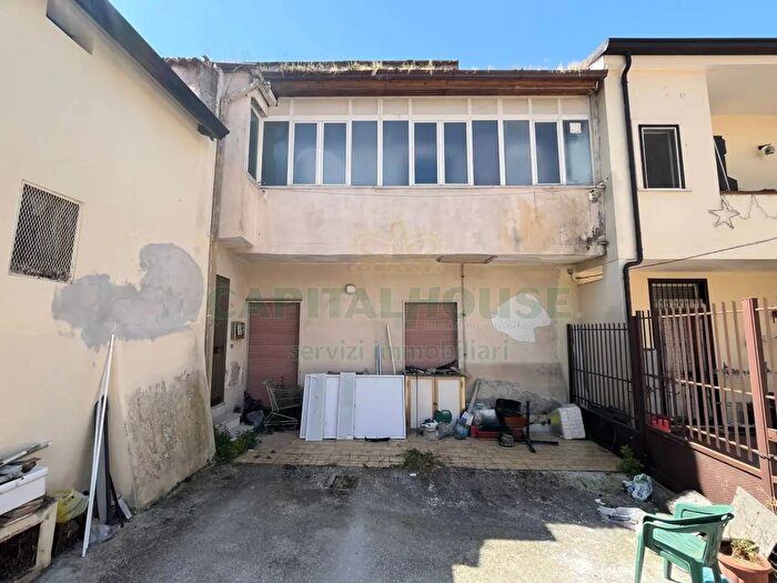 Appartamento quadrilocale in vendita in Via Luigi De Michele, Santa Maria Capua Vetere