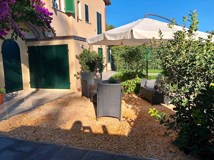 Casa con 5 locali in affitto in Via Leonardo da Vinci, Roma Imperiale, Forte dei Marmi