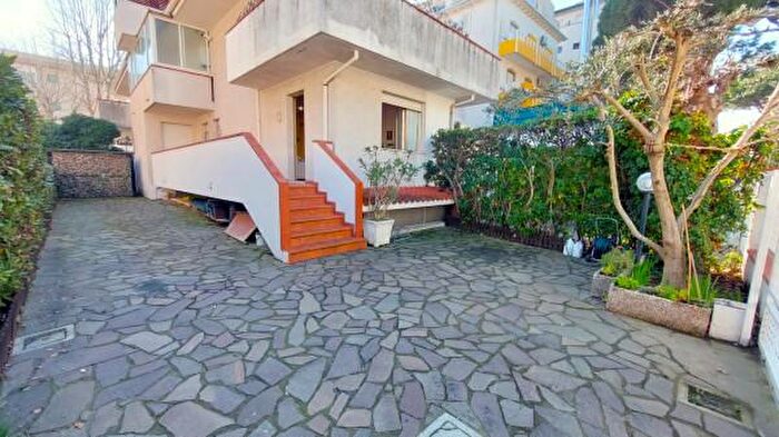 Casa quadrilocale in affitto in Viale Ugo Bassi, Riccione