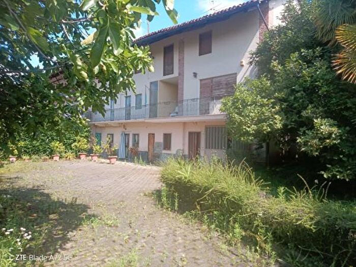 Casa con 6 locali in vendita in Via per Santa Maria, Aglie
