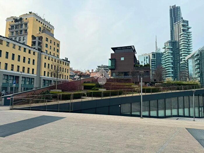 Appartamento con 5 locali in vendita in Via Galileo Galilei, Milano