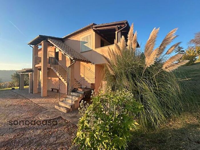 Casa quadrilocale in vendita in Contrada La Costa, Mondavio