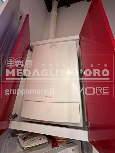 Appartamento quadrilocale in vendita in Strada Olmi, Modena