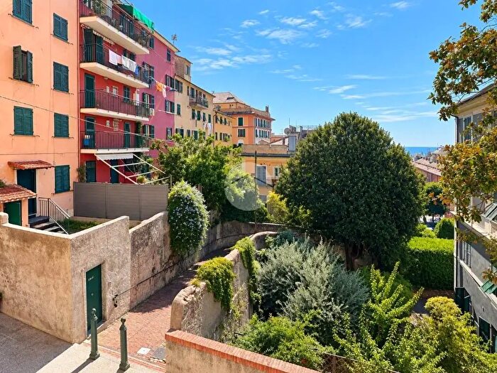 Appartamento quadrilocale in vendita in Corso Solferino, Genova